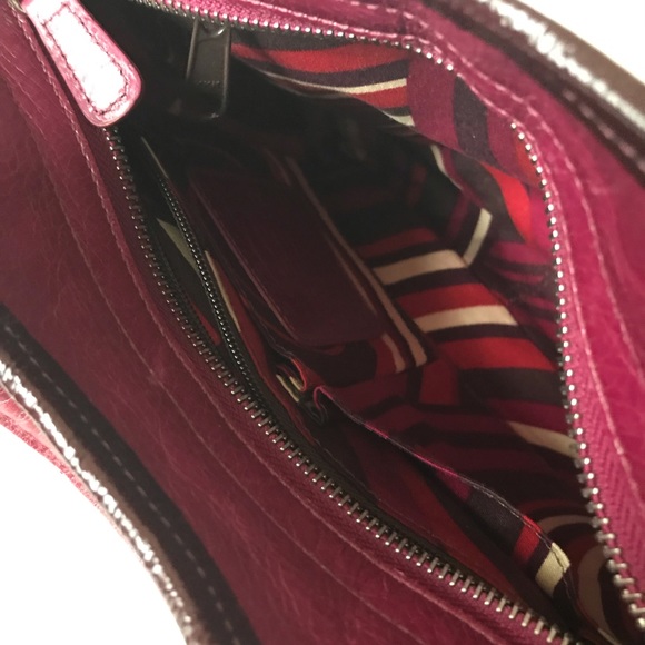 Brighton Crossbody Leather - Picture 6 of 8